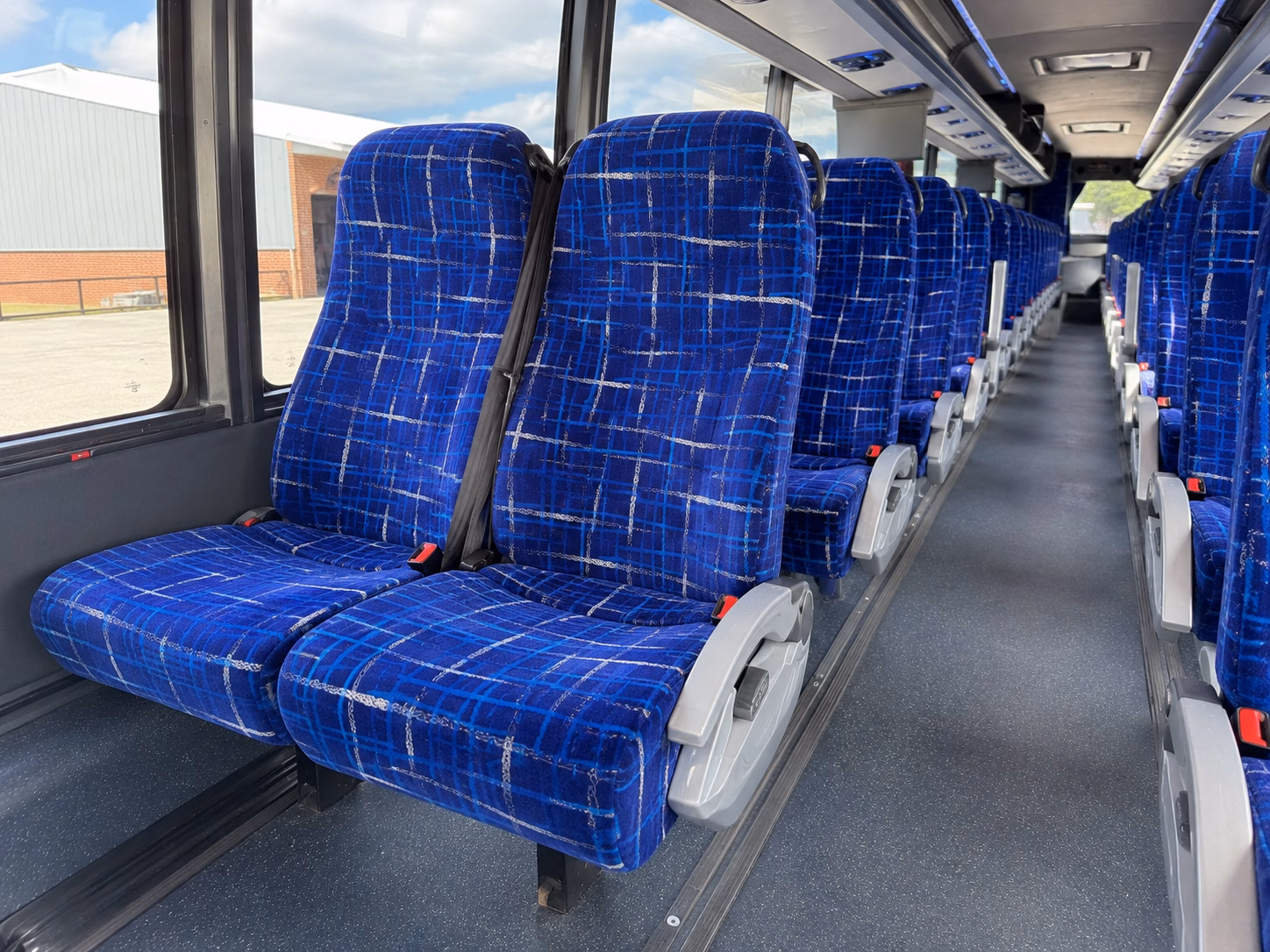 shuttle services for airline crews and airport staff in fort collins
